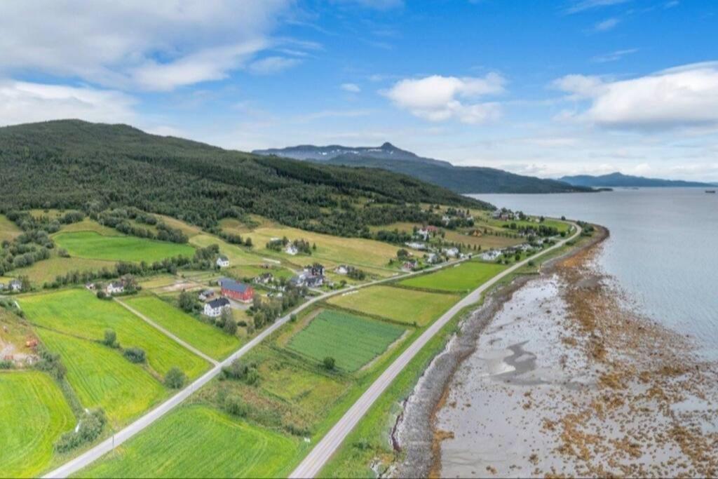 Privat Leilighet Pa Gard Med Badstue Og Nordlys Narvik Bagian luar foto