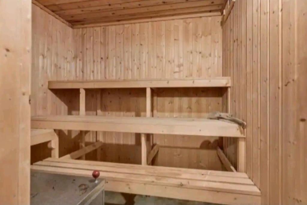 Privat Leilighet Pa Gard Med Badstue Og Nordlys Narvik Bagian luar foto