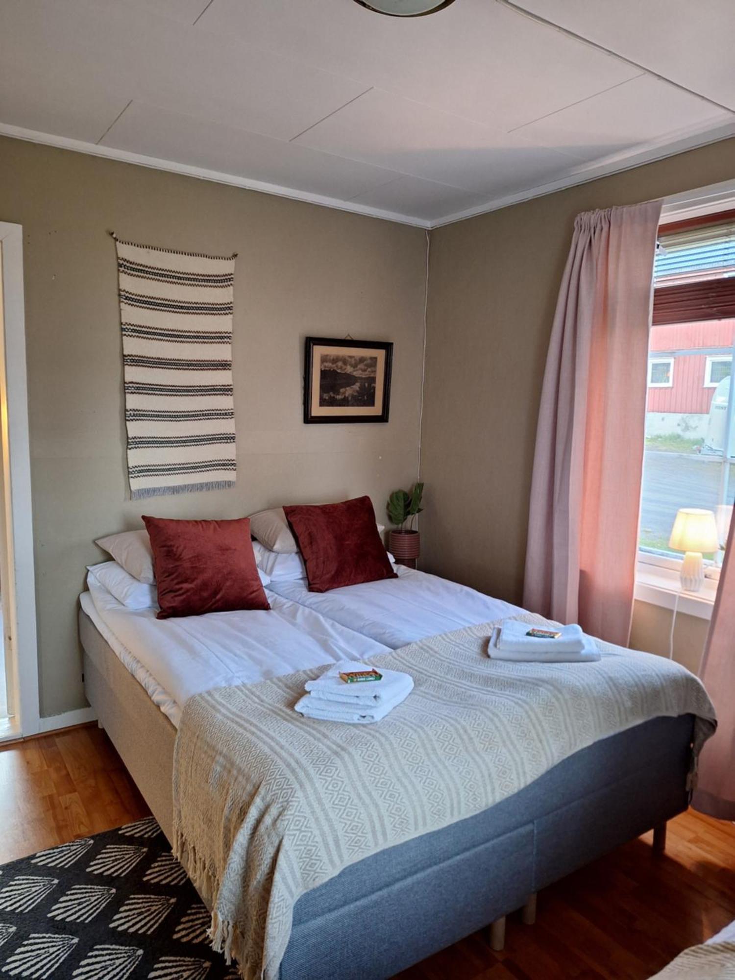 Privat Leilighet Pa Gard Med Badstue Og Nordlys Narvik Bagian luar foto